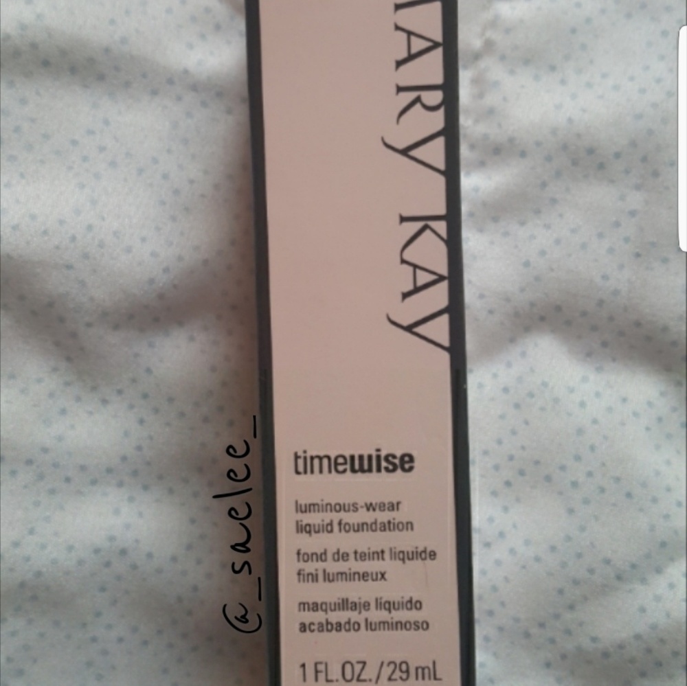 Timewise Luminous Wear Liquid Foundation